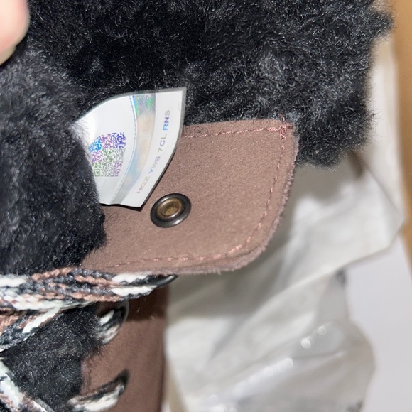 Women's Classic Mini Alpine Lace-Up Booties - Picture 11 of 12